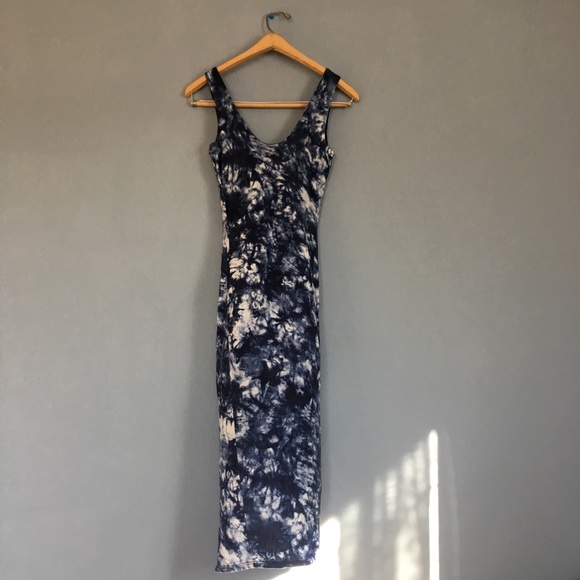 Black Bead, tie-dye blue and white body dress - Picture 4 of 4